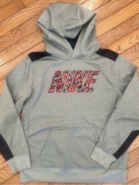 Nike Grey Therma-FIT Pullover with Black Camo Logo Trim YXL